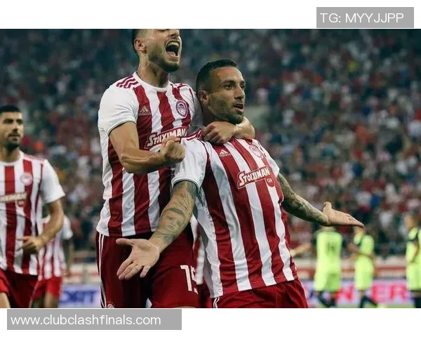 埃因霍温与奥林匹亚科的激烈对决揭示欧洲足球新格局